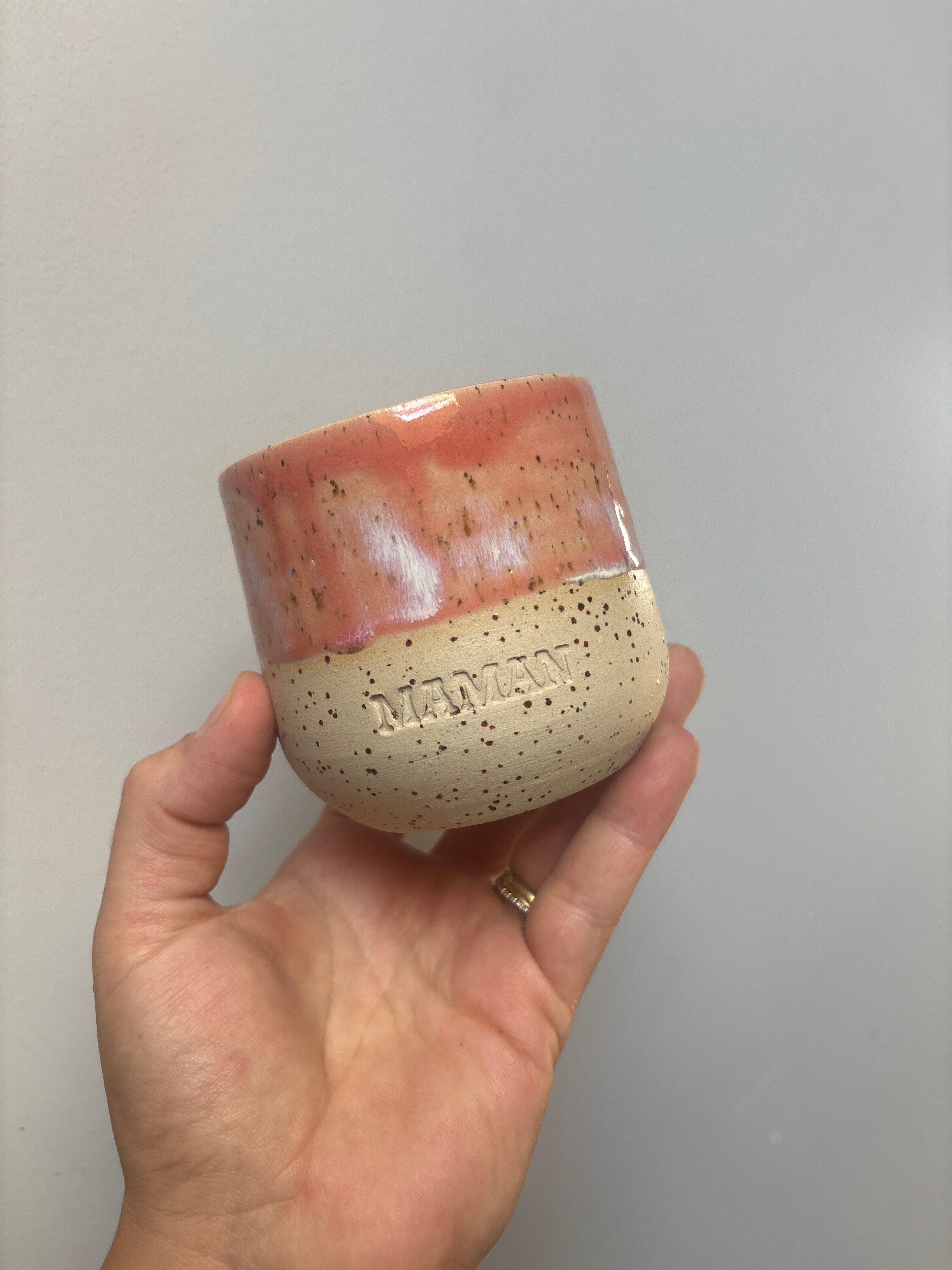 Tasse à café  sans anse rose  - Maman -