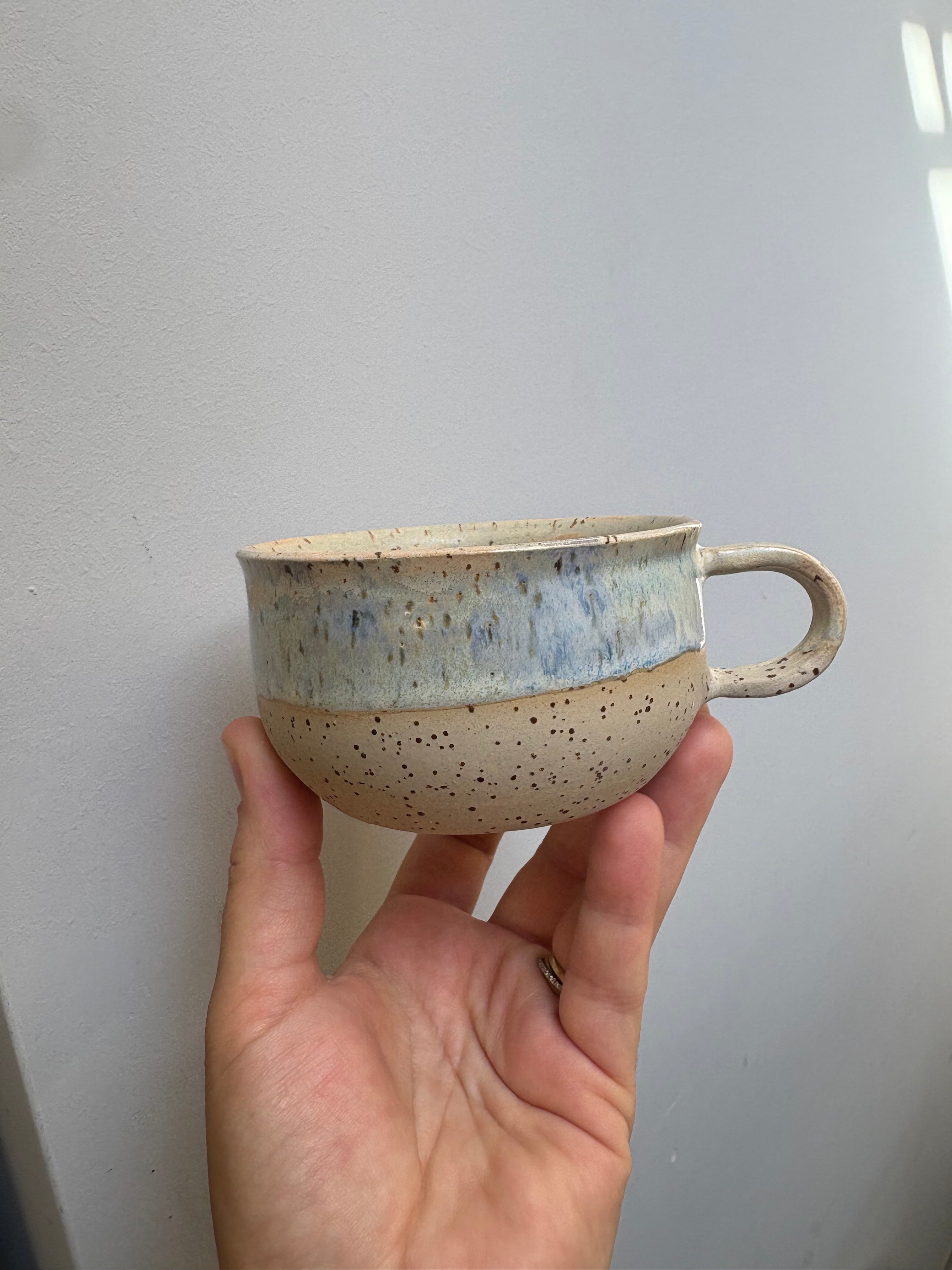 Tasse à cappuccino gris bleuté