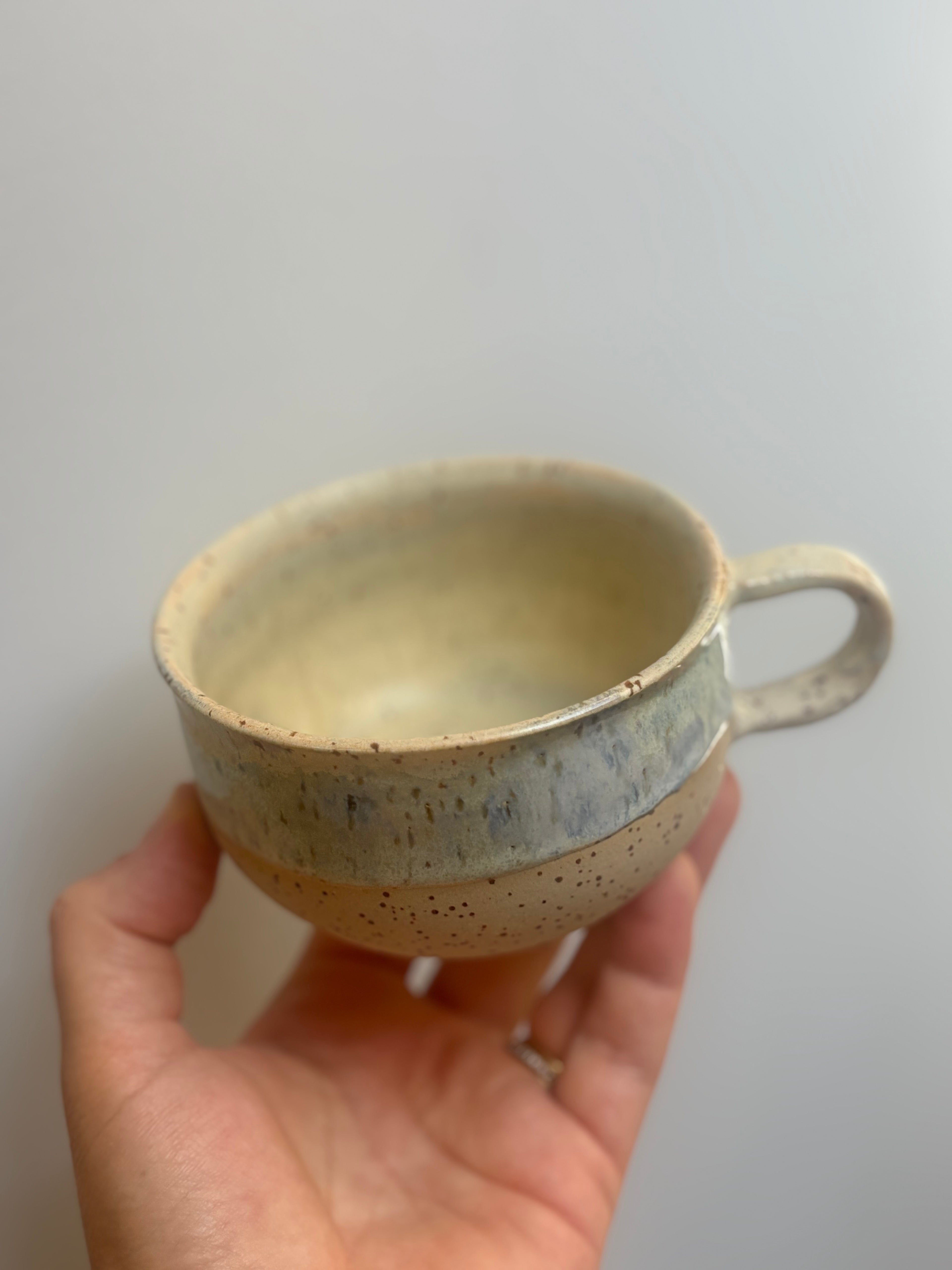 Tasse à cappuccino gris bleuté