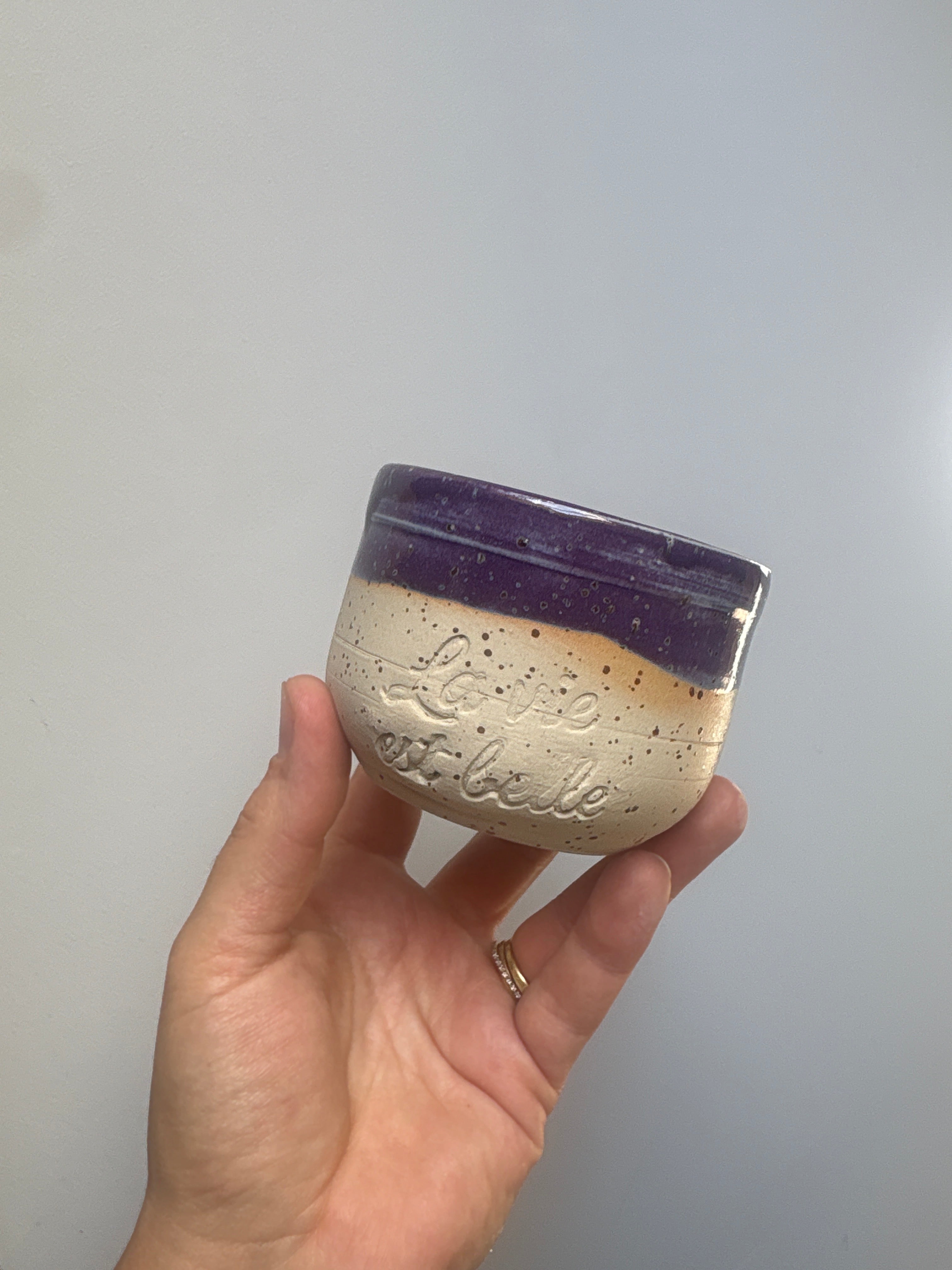 Tasse à café la vie est belle violette