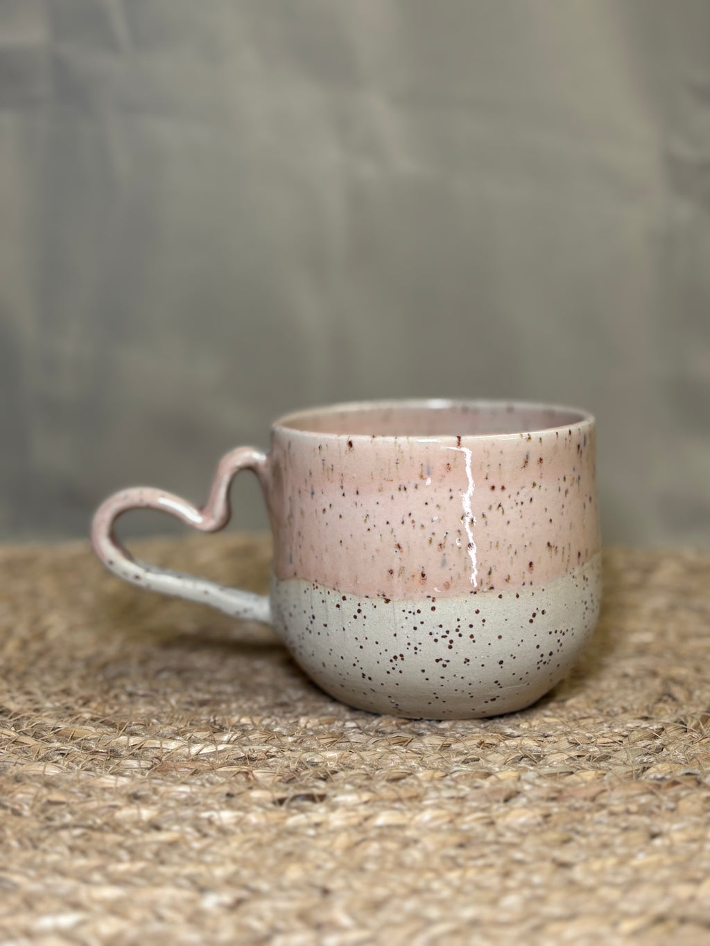 Mug rose Morganite à anse en coeur